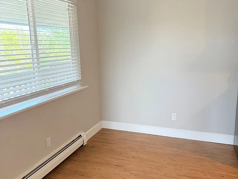 Cottonwood Creek Apartments — Photo 22