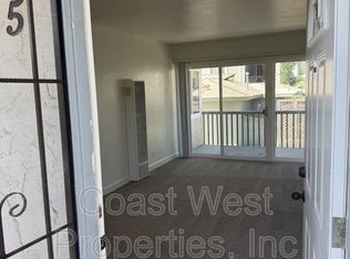 381 Oak Ave APT 5, Carlsbad, CA 92008