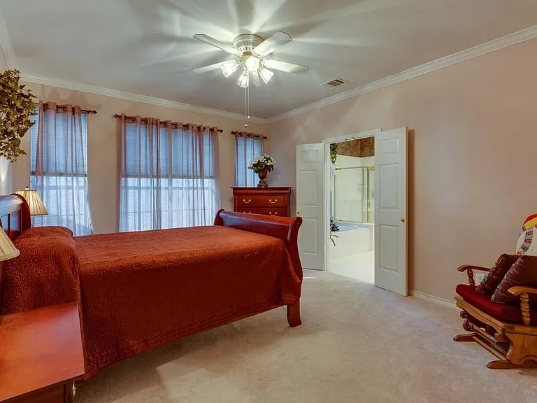 801 Steeps Ct — Photo 20