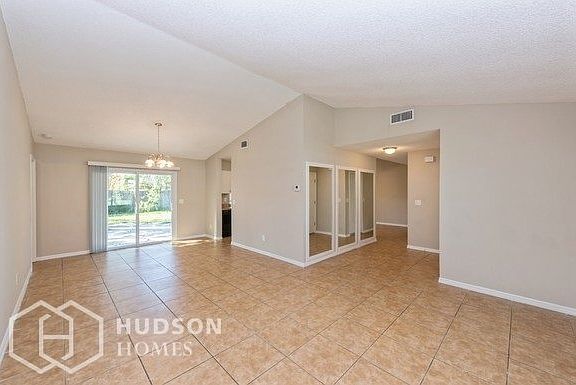 3rd image of 934 Aurora Ave