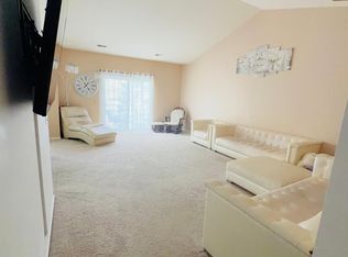 40490 Bay Harbor Ln, Canton, MI 48188