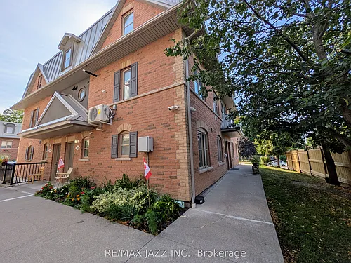 770 King St E #202 Photo 1