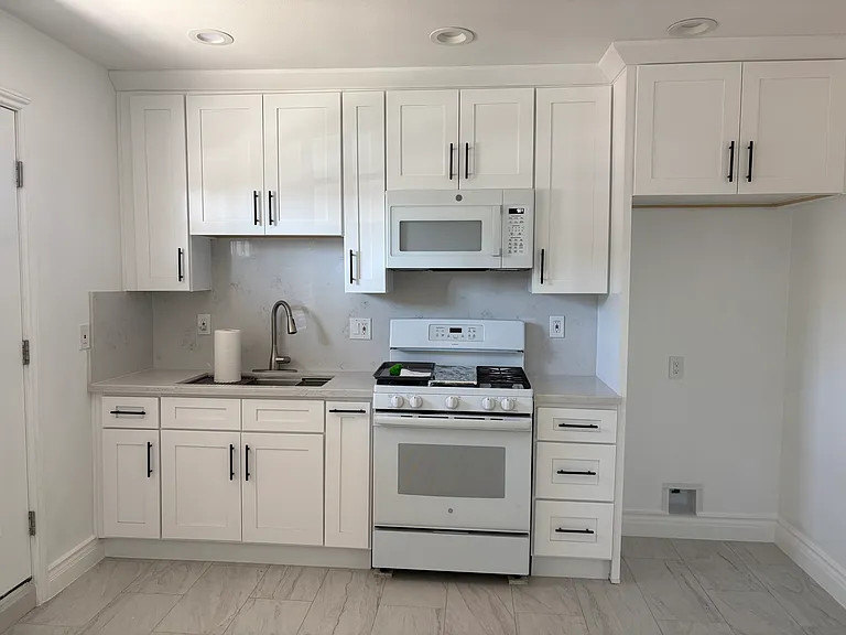 857 S Idyllwild Ave #2 — Photo 1