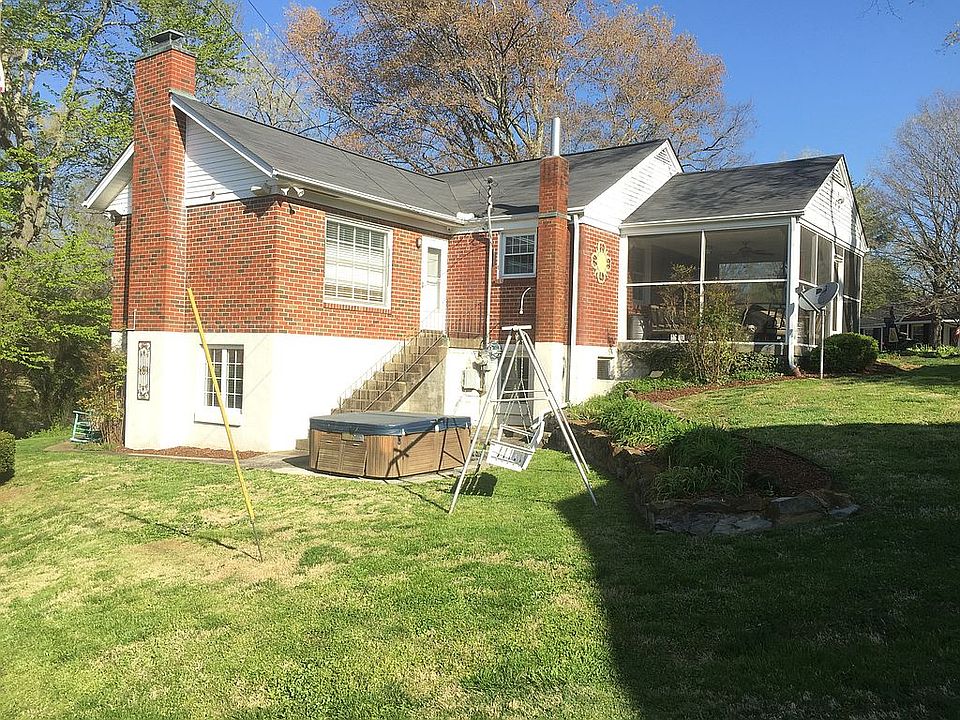 1st image of 1712 Merritt Dr