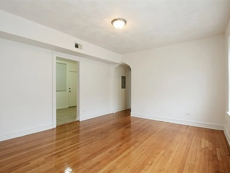7601 S Coles Ave — Photo 10