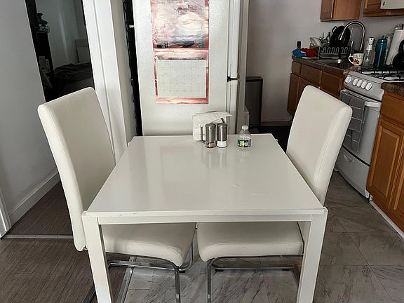 4th image of 830 E Broadway APT 102