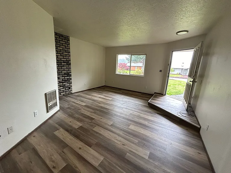 132 Tilla Dr — Photo 3