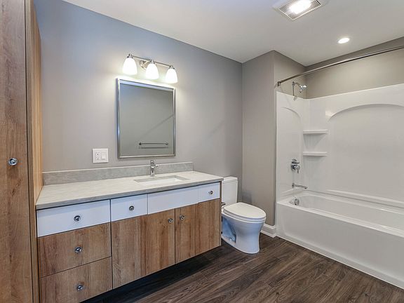 5th image of 920 Providence Hwy #304