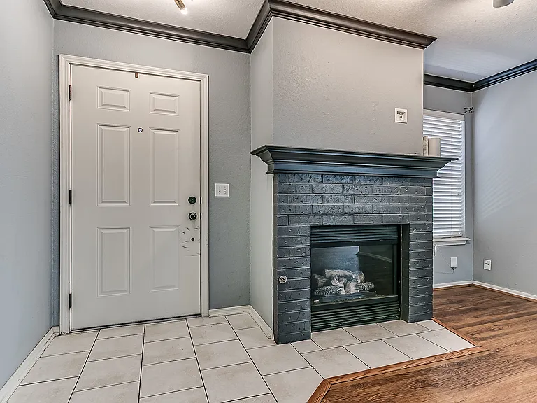 323 Potomac Dr — Photo 10
