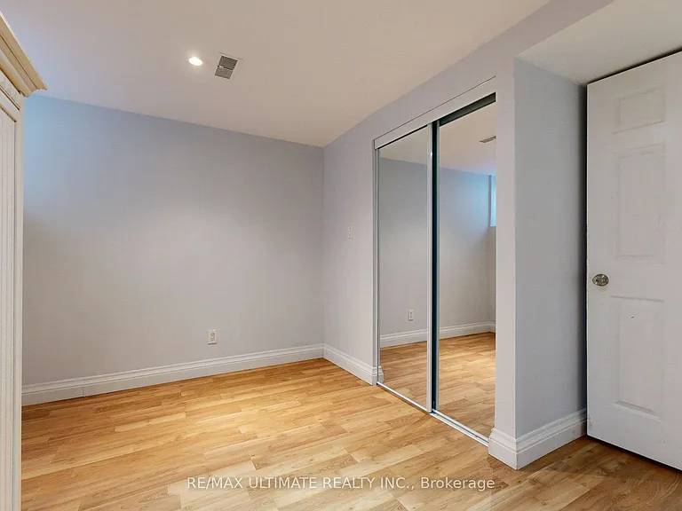 470 Oriole Pkwy #5 — Photo 10