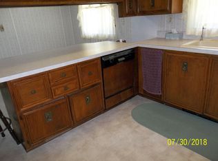 125 S Barry Rd, Ithaca, MI 48847