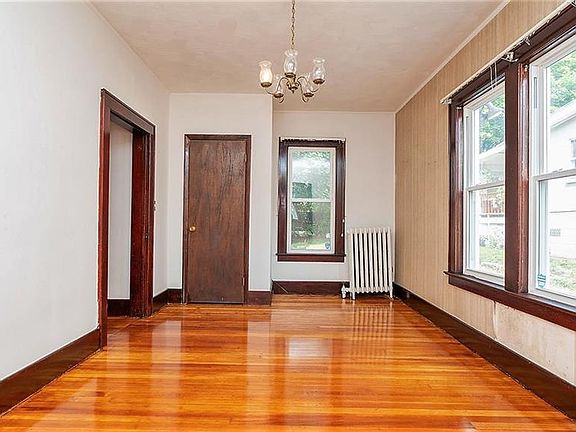 5th image of 11 Ogden St