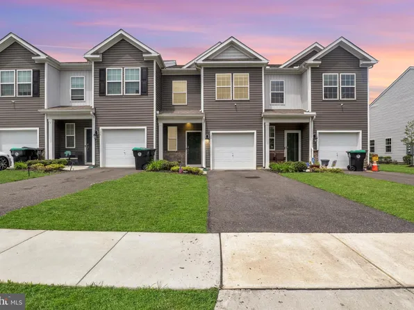 128 Sickler Ct, Sicklerville, NJ 08081