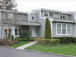 5th image of 54 Hyde Ct