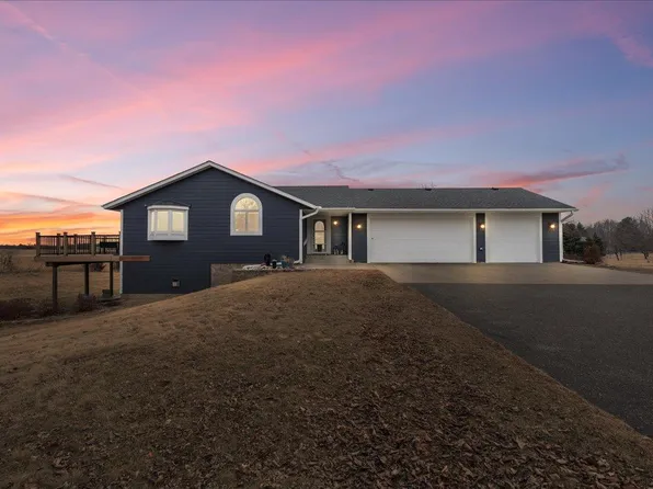 604 Grange Rd, Hudson, WI 54016