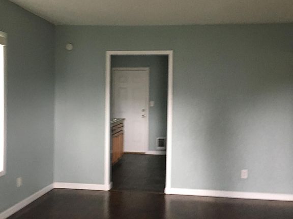 3rd image of 1100 S 6th Ave