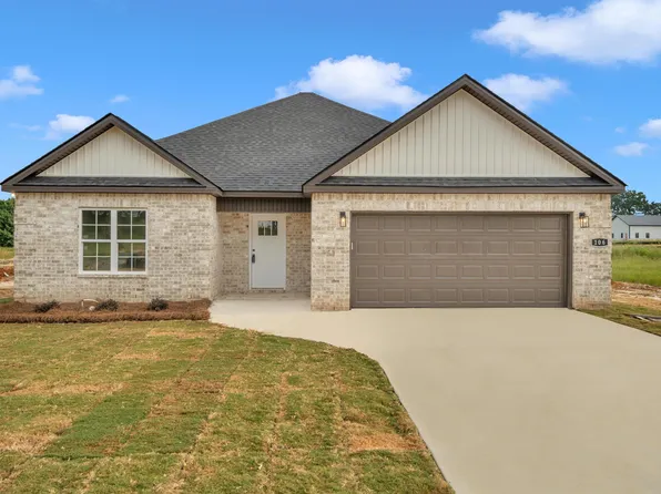 106 Early Dr, Byron, GA 31008