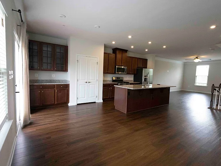 930 Dawes Ct — Photo 20