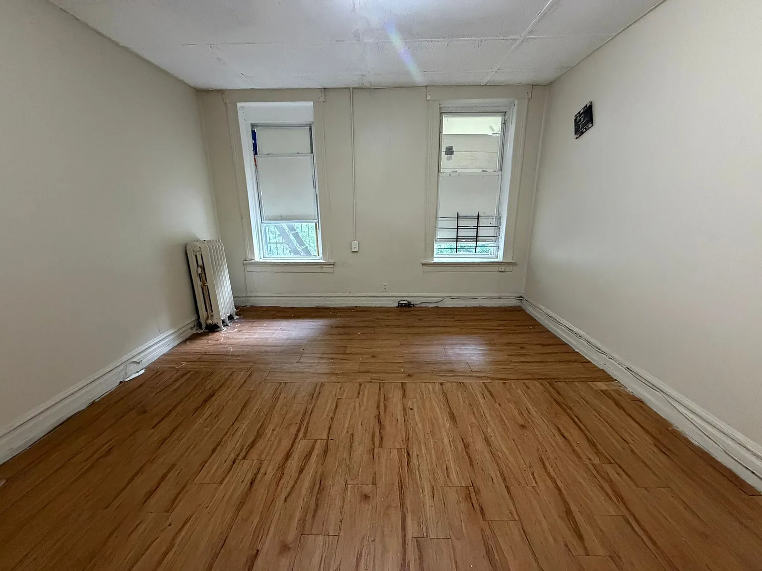 3 bed, $2,100 — Photo 2