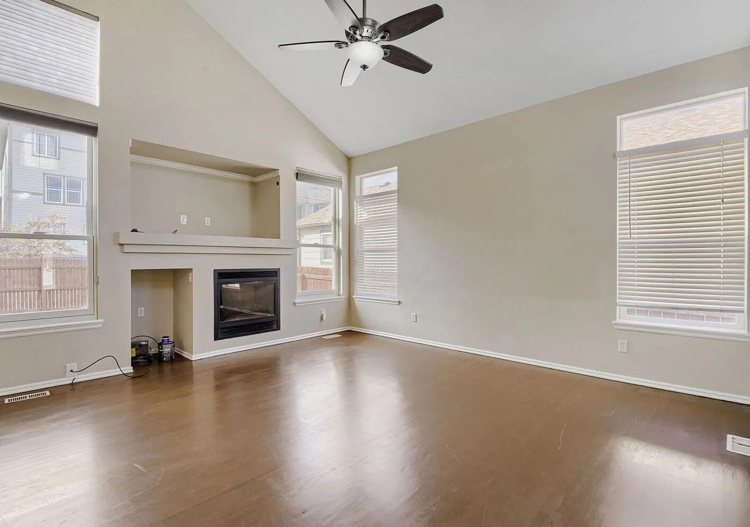 Sprawling 3-BR Home with Exceptional Bonus Space in Cottonwood — Photo 4
