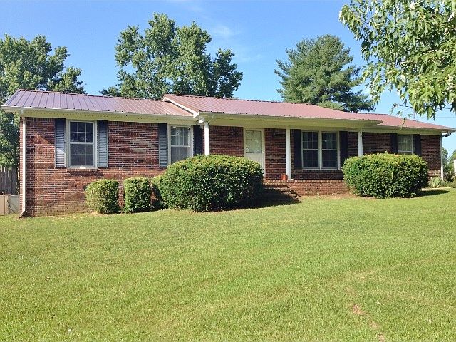 3 BR 2 Bath Brick on 1.26 ac
