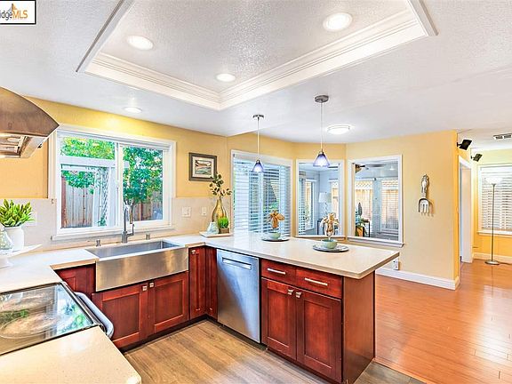 5th image of 33016 Korbel Ct