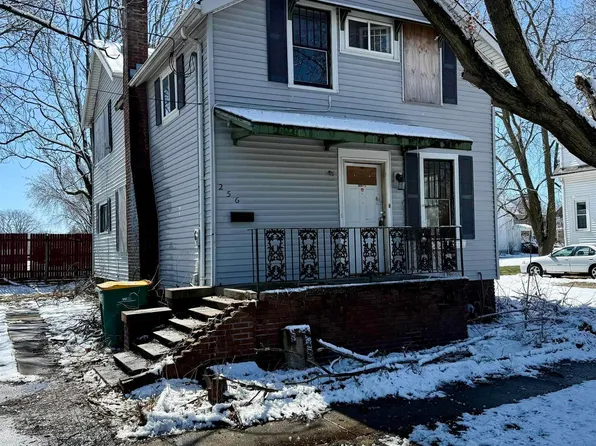 256 Selden St, Galesburg, IL 61401
