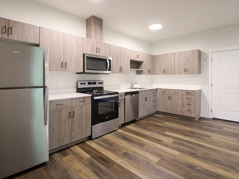 Creek's Edge Apartments — Photo 6