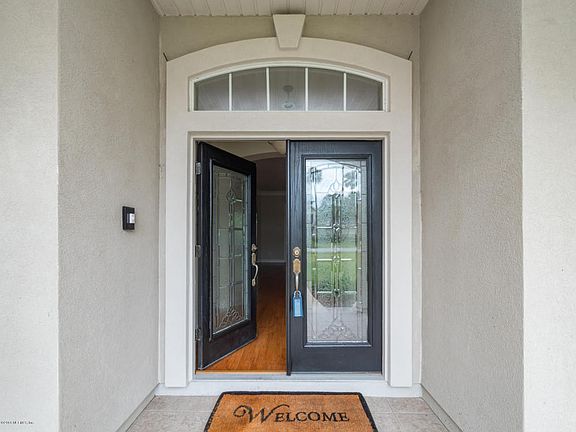 5th image of 304 Clearwater Dr