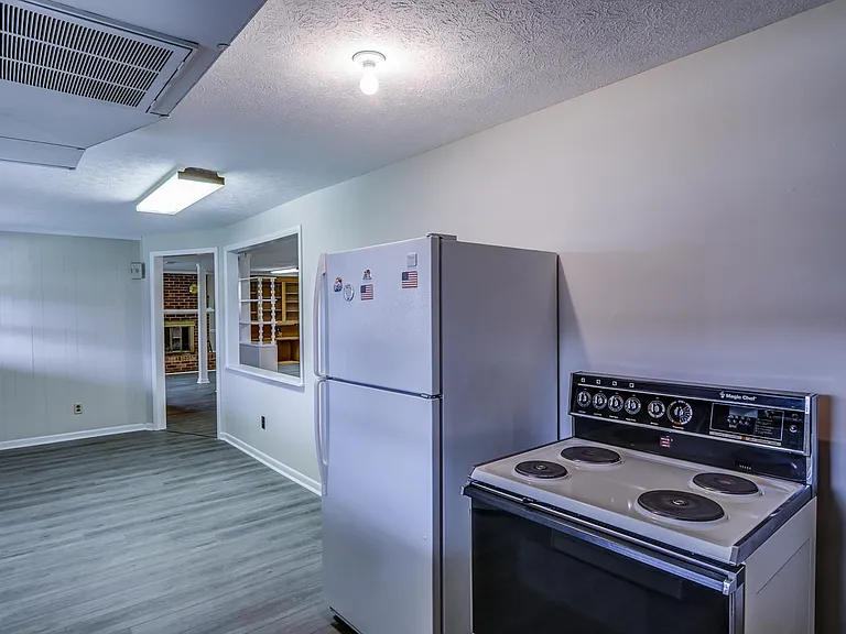4295 Everett Rd — Photo 19