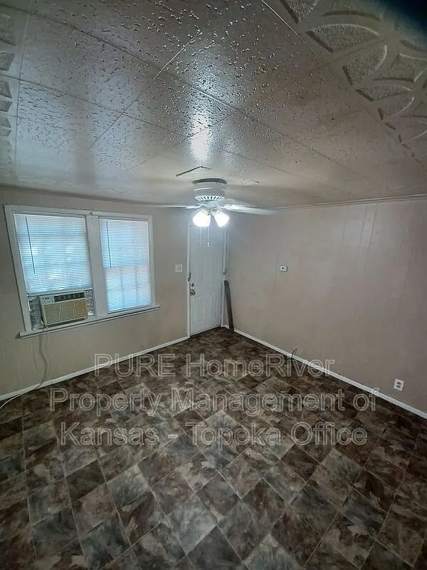 2 bed, 1.0 bath, 676 sqft, $875 — Photo 3