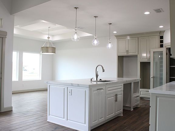 5th image of 120 Canteros Dr