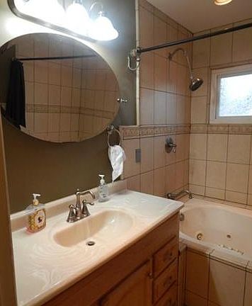 3rd image of 10818 Newcomb Ave