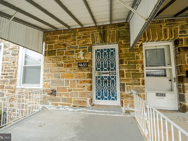 4615 Fernhill Rd — Photo 2