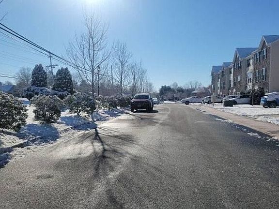 4th image of 1028 Noble Pl