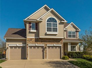 6825 Aubrey Ct, Johnston, IA 50131