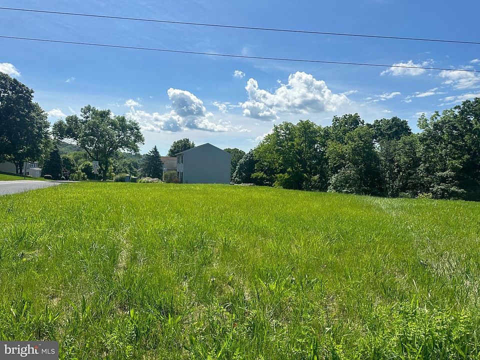 2nd image of 1100 Cortland Dr