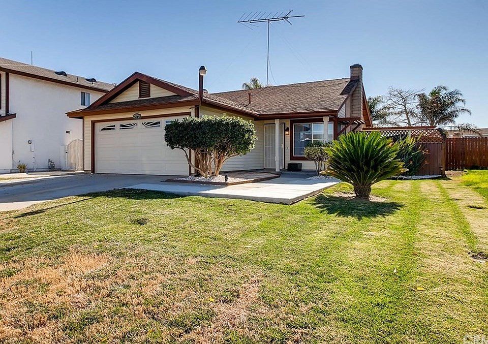 1st image of 25805 Delphinium Ave