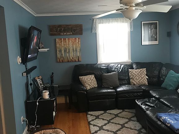 3rd image of 163 Manor Dr