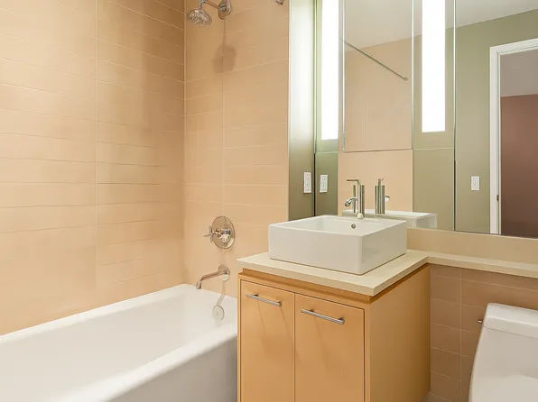 306 Gold Street image 14 of 16