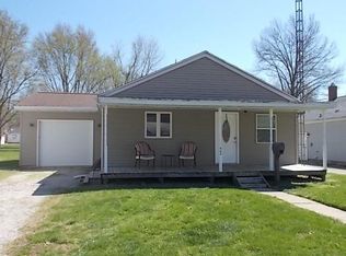 604 Maple St, Pana, IL 62557