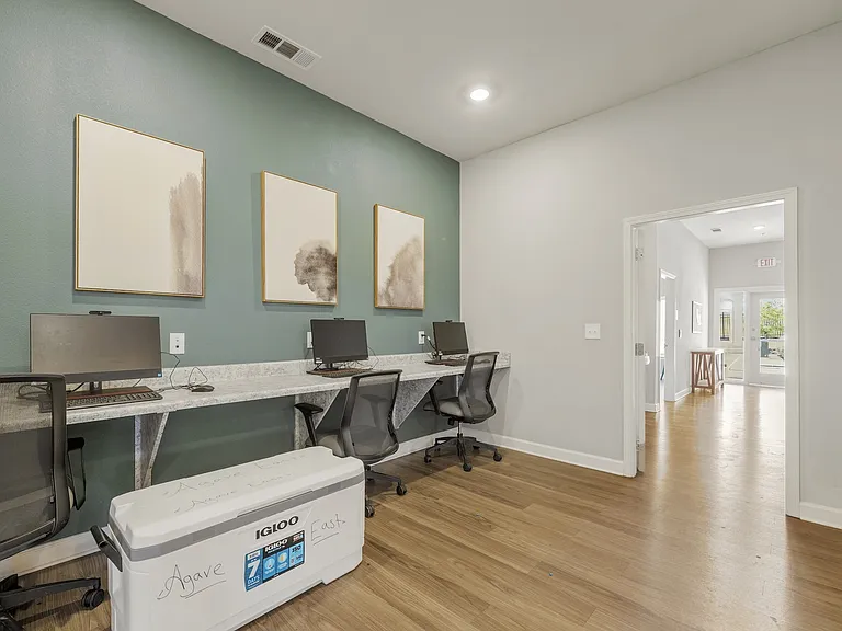Agave East Apartments — Photo 30