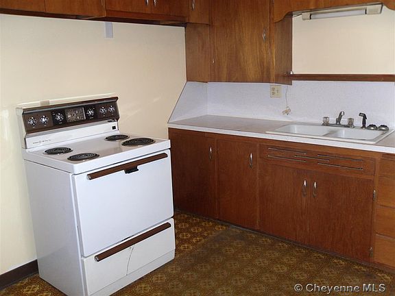 4th image of 2515 Windwood Dr