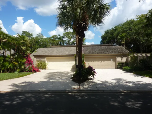 348 Edgemere Way N, Naples, FL 34105