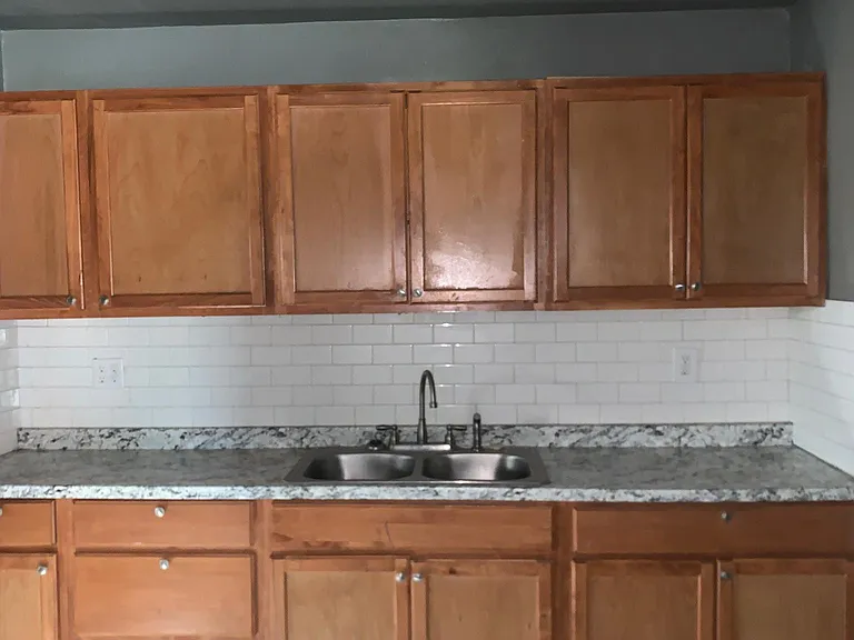 245 E Young Pl — Photo 10