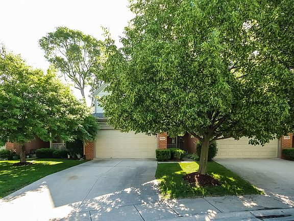 3rd image of 208 Eisenhower Dr