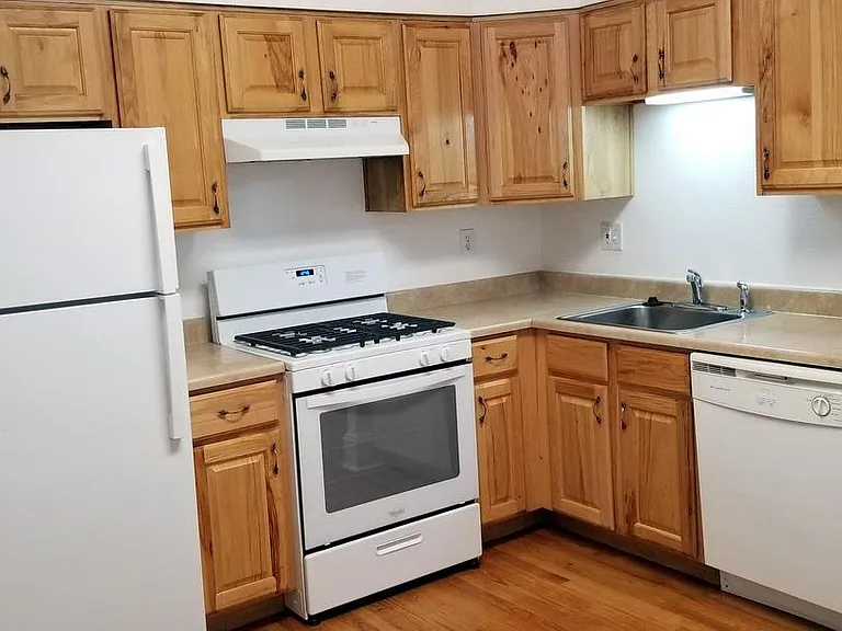 4665 N Williams St — Photo 2