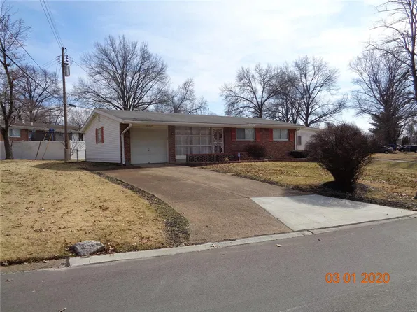 10354 Viscount Dr, Saint Louis, MO 63136