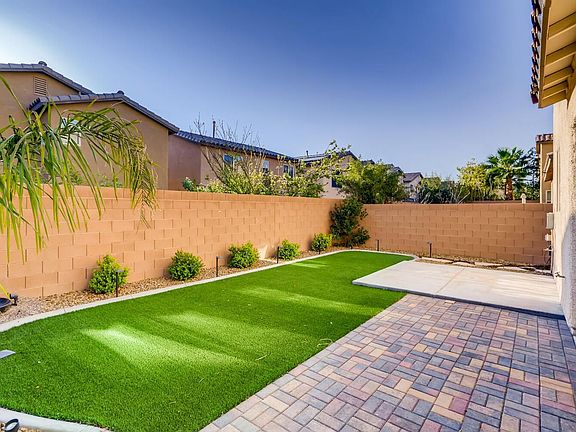 4th image of 852 Royal Amethyst Way