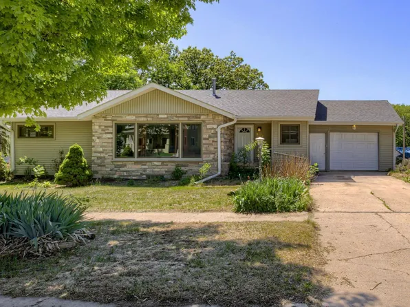 307 S Way Ave, Sutton, NE 68979